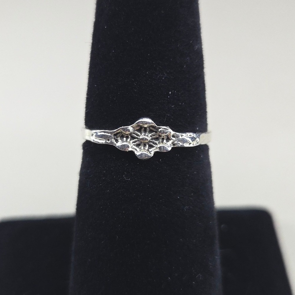 Silver Tone Filigree Floral Sunburst Stacking Band Ring Size 7 Boho Minimalist